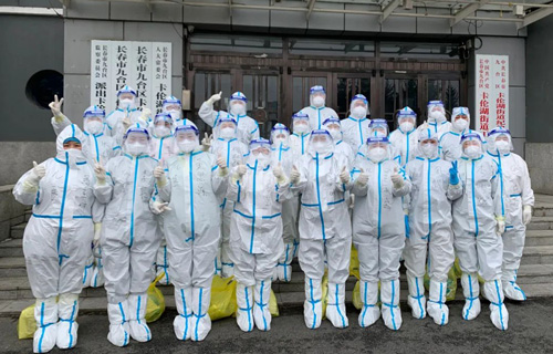 战疫 | 一家四口坚守抗疫一线，是家人更是战友！