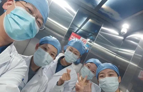 战疫 | 奋战抗疫一线，青年医师有担当