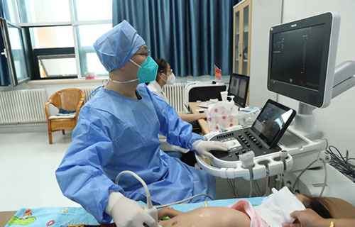 儿医中的“超人”——记啪啪网
电诊科主任姚大陆