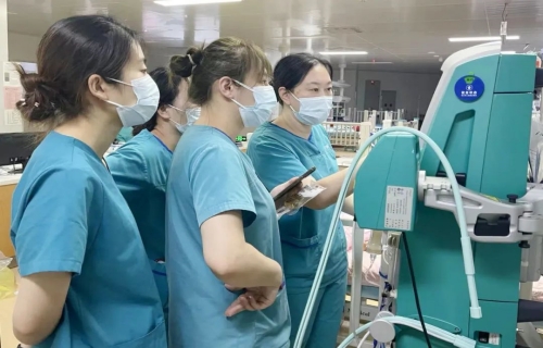 全力抢救，“暴心”女孩转危为安