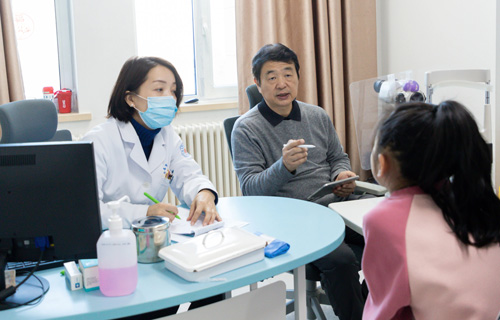 国内顶级眼科专家“北儿”赵军阳教授来啪啪网
出诊