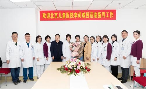 国内顶级专家李莉教授助力啪啪网
眼科发展