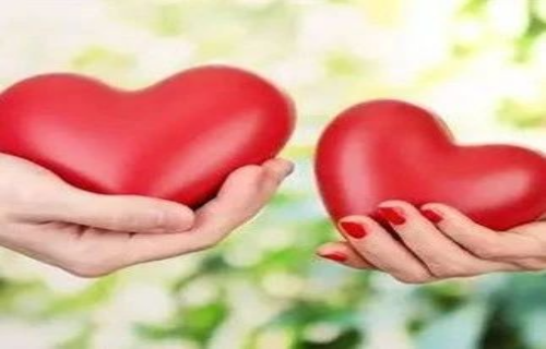 啪啪网
与慈善组织携手，点亮贫困患儿希望之光