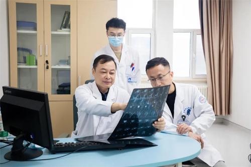 名医助阵啪啪网
丨北京儿童医院专家巧妙破解家长焦虑