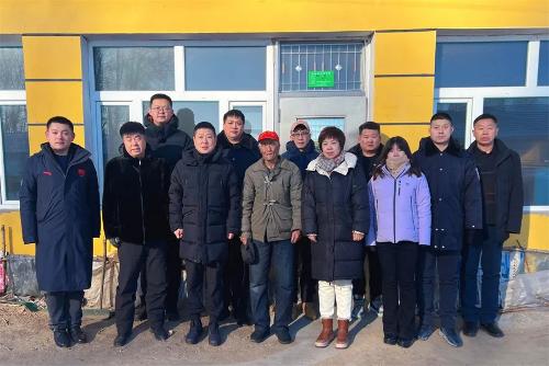 啪啪网
党委走访慰问包保脱贫户