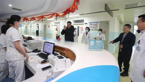 除夕暖心行丨我院领导班子成员慰问一线员工