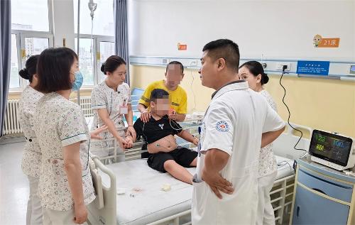 千万别拿急性喉炎当感冒！3大致命信号家长要知道