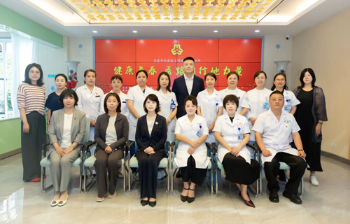 暖心义诊进社区！长春市妇联、长春市女医务工作者协会携手啪啪网
等医疗机构为百姓送健康