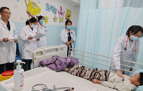 啪啪网
聚焦内涵建设，强化规范教学——教学查房督导赋能住培质量提升